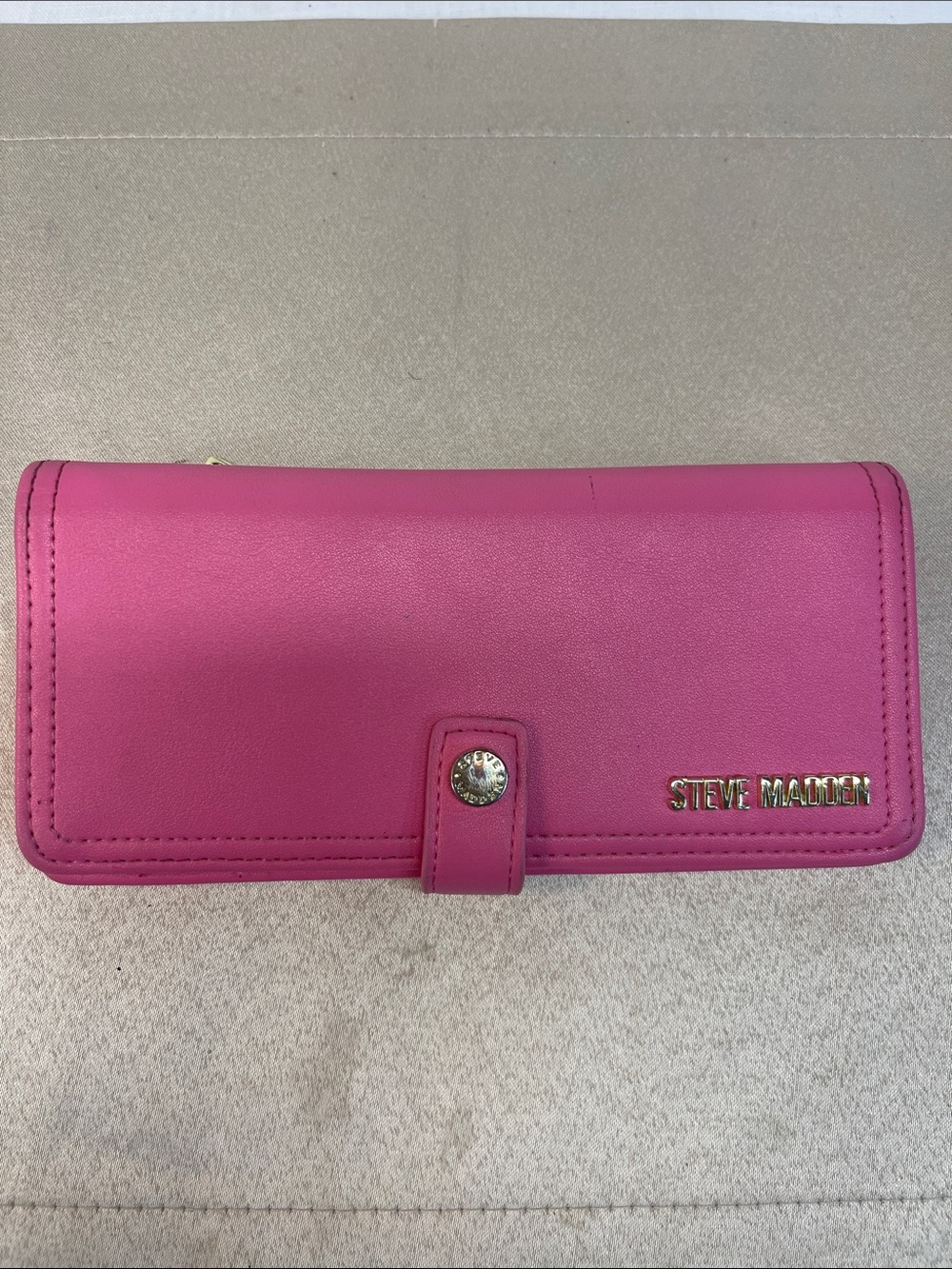 Hot pink Steve Madden Ballen bifold wallet
